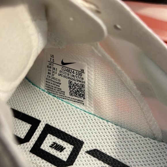 Nike zoom gravity, women US 7.5, white and brown - Picture 2 of 2